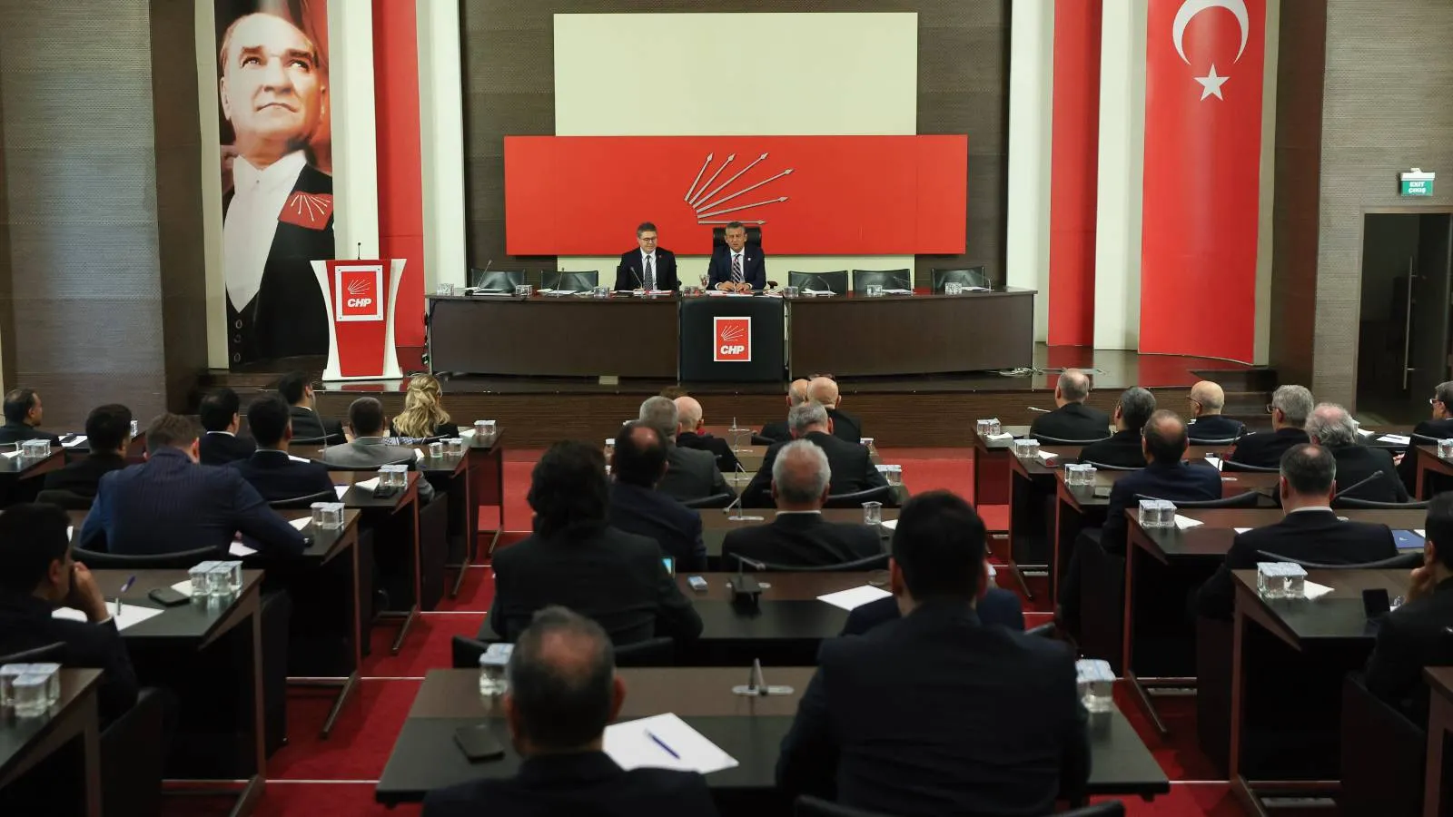Özgür Özel, Olağanüstü İl Başkanları Toplantısına başkanlık etti
