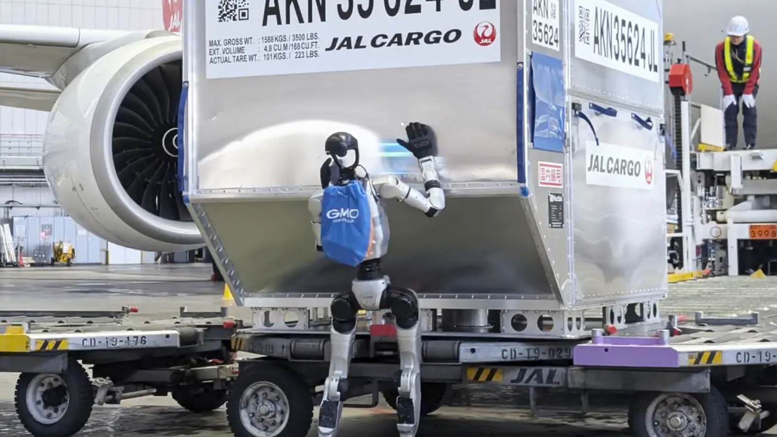 Japonya'da insansı robotlar göreve çağrıldı: Havalimanında bagaj taşıyacaklar