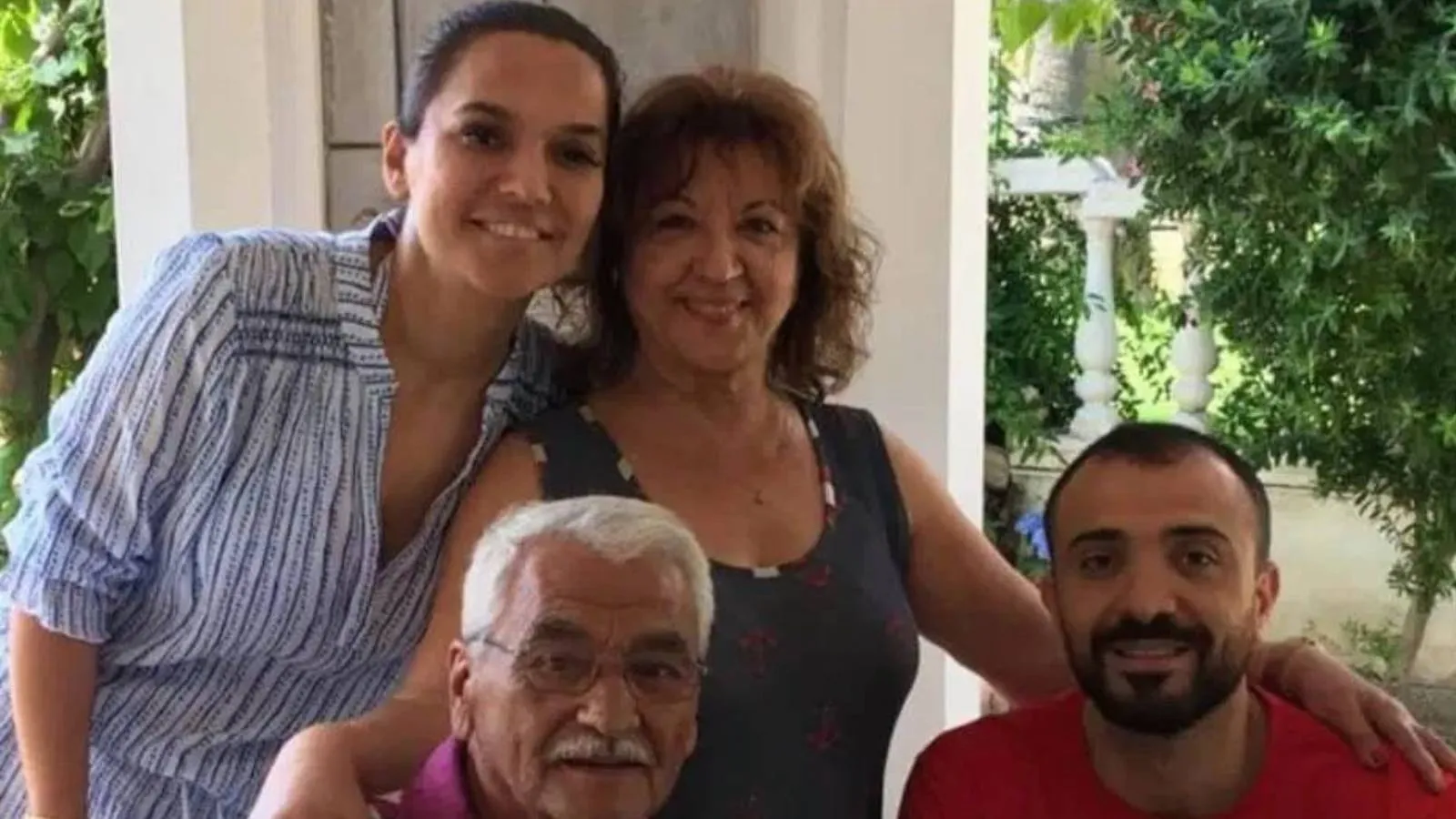 Demet Akalın'dan vefat eden yengesi için paylaşım: Bu kadar hayat dolu bir kadın illet hastalığa yenik düştü, nur içinde yat demeye dilim varmıyor