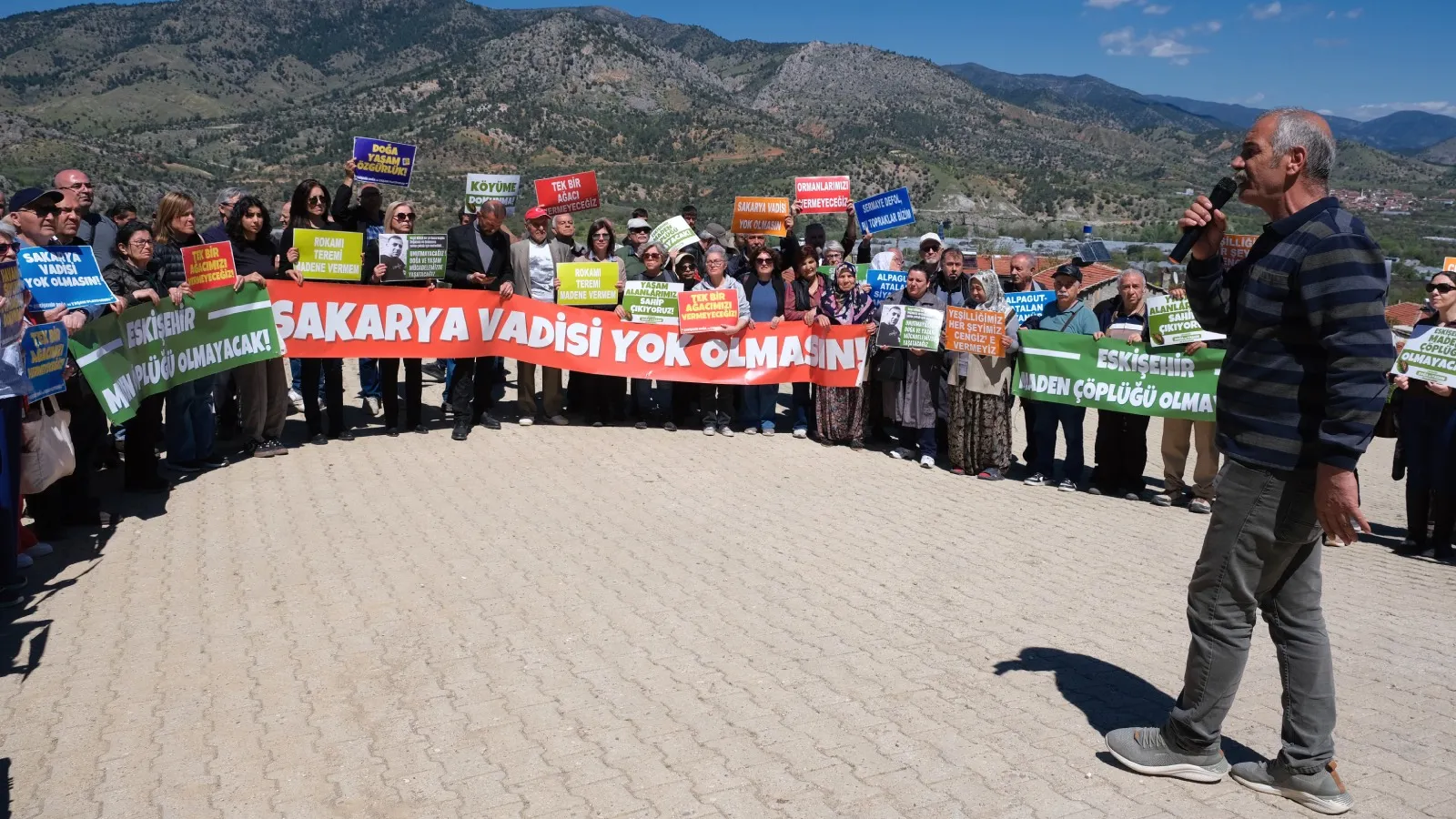 Eskişehir’de altın madeni için bilirkişi keşfi: Bir canımız var, onu da zehirleyerek alacaklar!