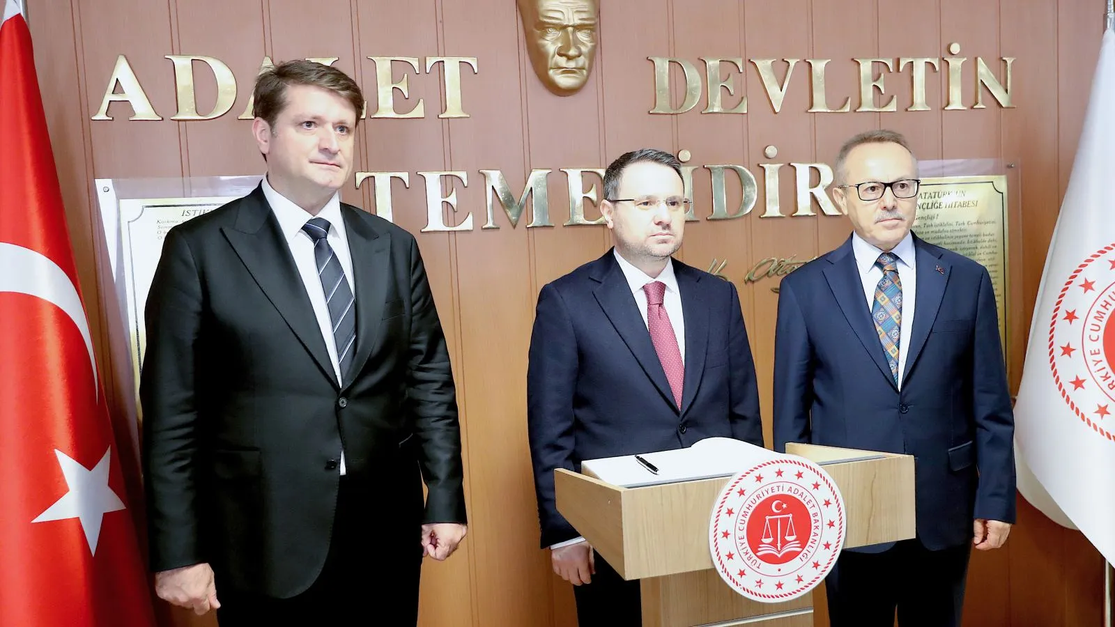 Tanrıkulu'ndan Akın Gürlek'e: Diyarbakırda MHP ve AK Parti’yi ziyaret etmesi, Türkiye'de adaletin taraflı yere getirildiğini gösteriyor
