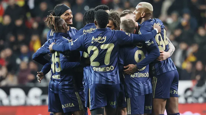 Fenerbahçe'nin Çaykur Rizespor karşısındaki ilk 11'i belli oldu