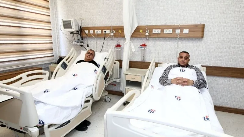 Böbrek yetmezliği yaşayan doktora, hastası organını bağışladı!