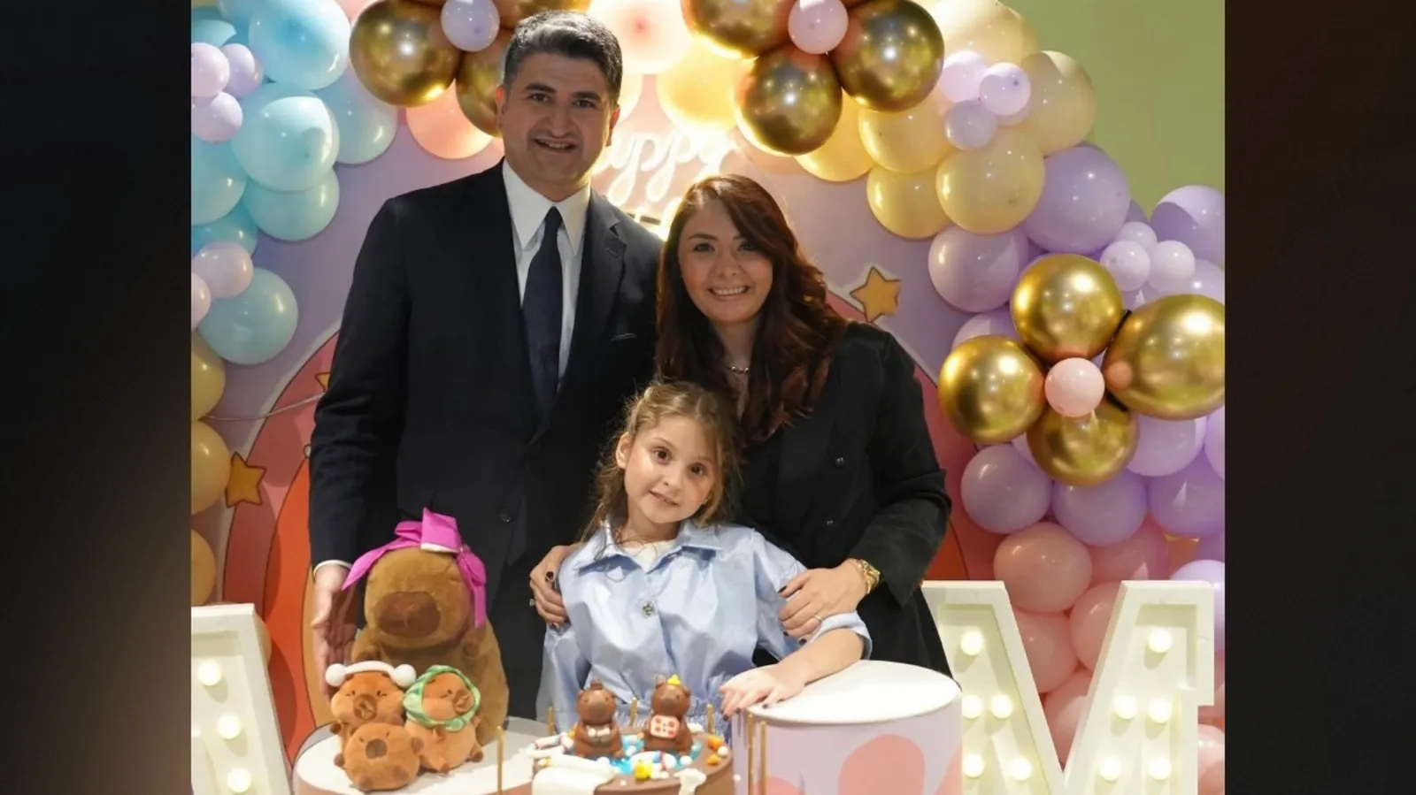 Onursal Adıgüzel’den kızına doğum günü mesajı: Bugünler ayrı geçse de hep sizin yanınızdayım!