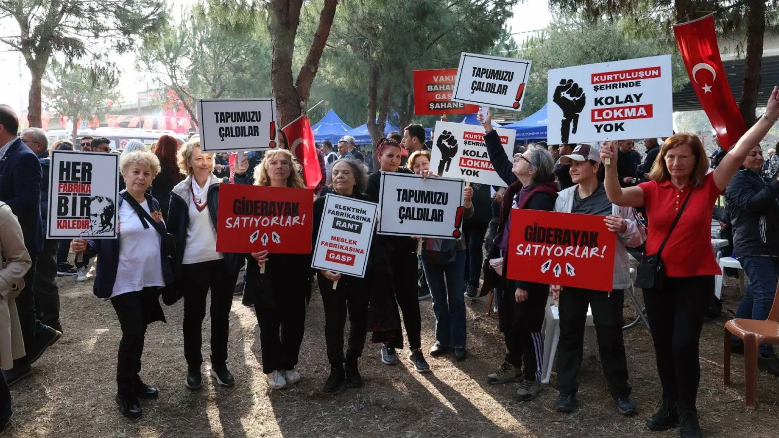 Vakıflara devrine karar verilen Meslek Fabrikası çalışanları: Sadece bir iş yeri değil ki burası bizim evimizdi