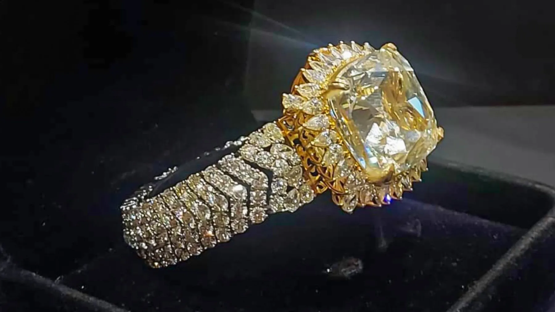 En büyük ve en değerli kaçak taş: Kapalıçarşı'da kaçak 80 karatlık pırlanta satışı!