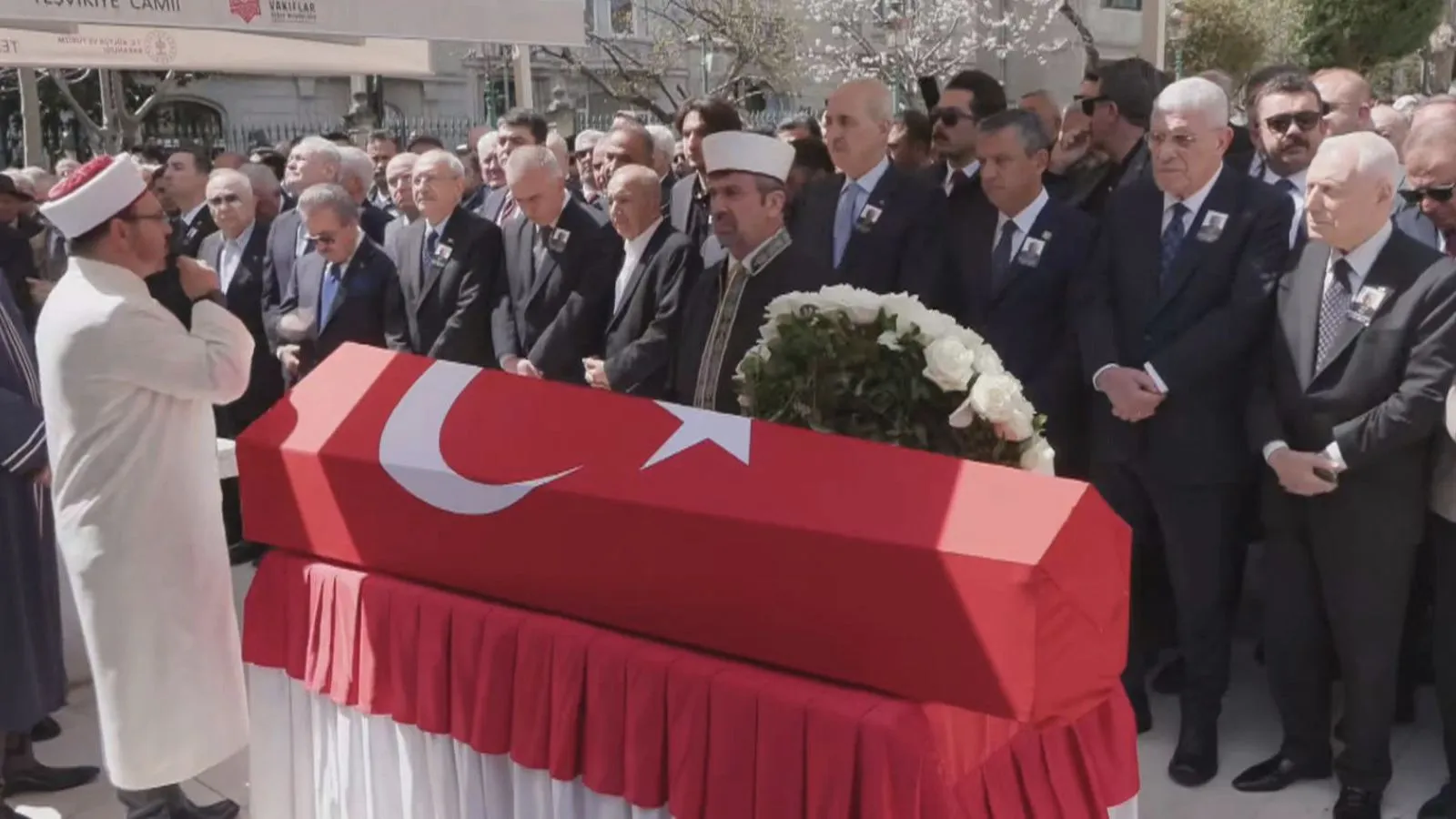 Eski TBMM Başkanı Hüsamettin Cindoruk son yolculuğuna uğurlandı