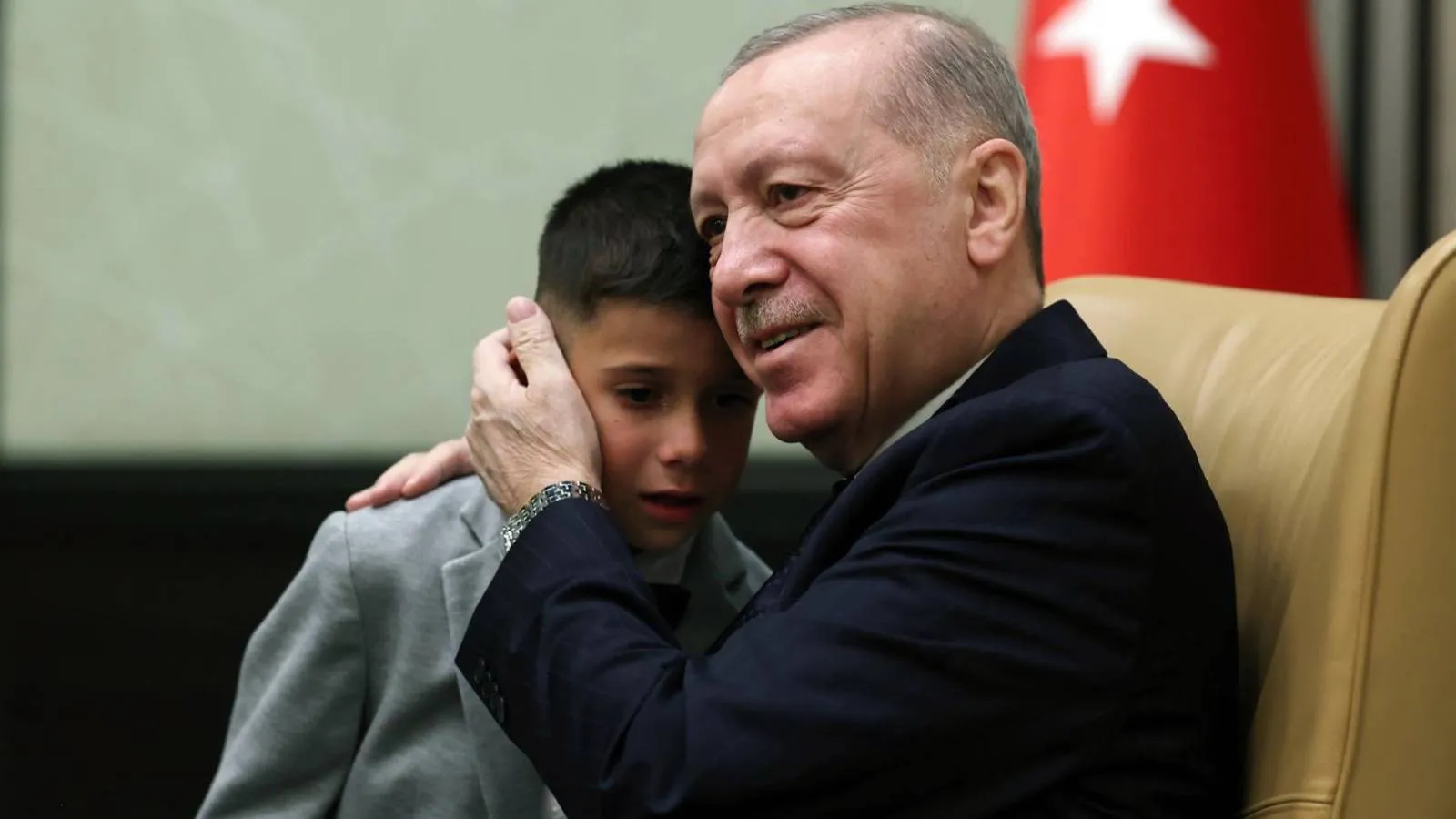 Cumhurbaşkanı Erdoğan koltuğunu 5. sınıf öğrencisi Civan Boran Vargün'e bıraktı