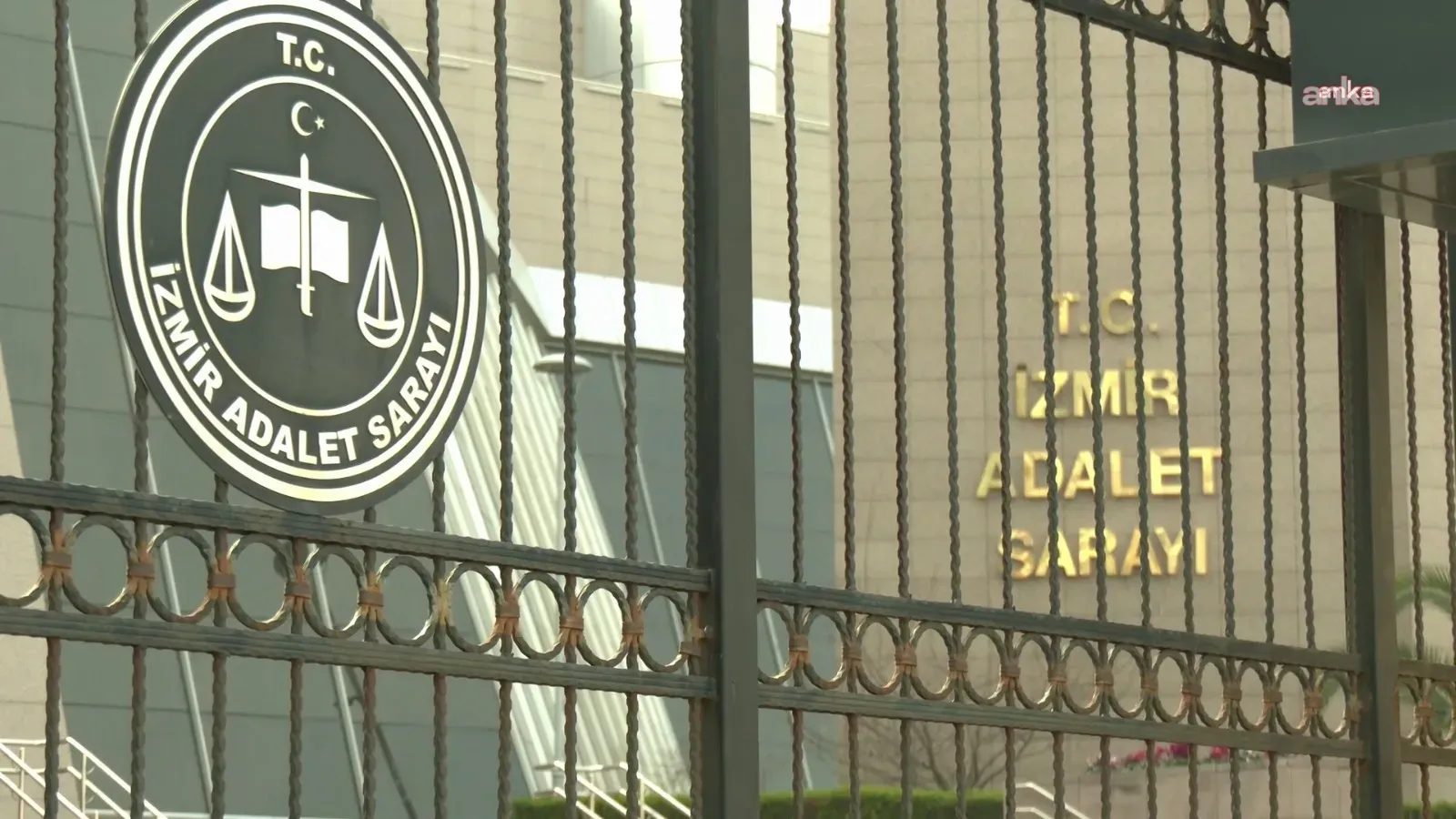İZBETON'da yeni gözaltılar: 'Kooperatif usulsüzlüğü' iddiasıyla 10 kişi hakkında daha gözaltı kararı
