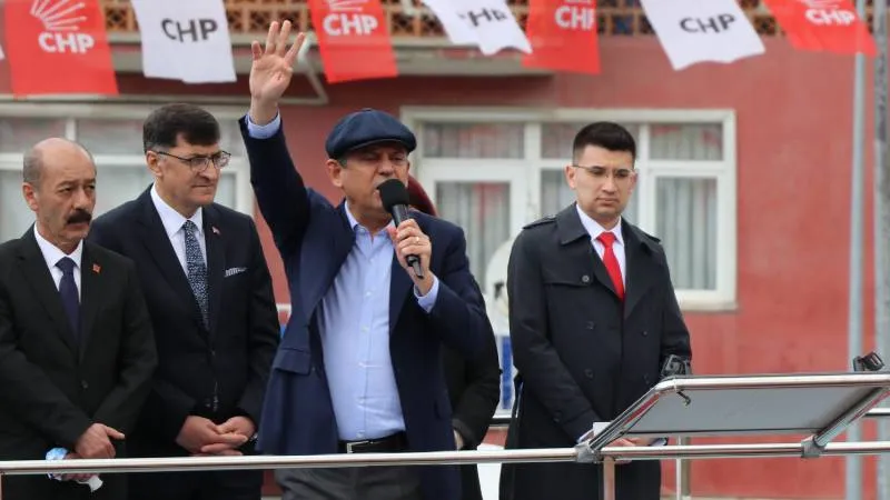 Murat Yetkin: Özel’in “İmamoğlu hapiste, yerine bir aday lazım” demesi adeta CHP seçmeninden izin istemesi anlamına geliyor