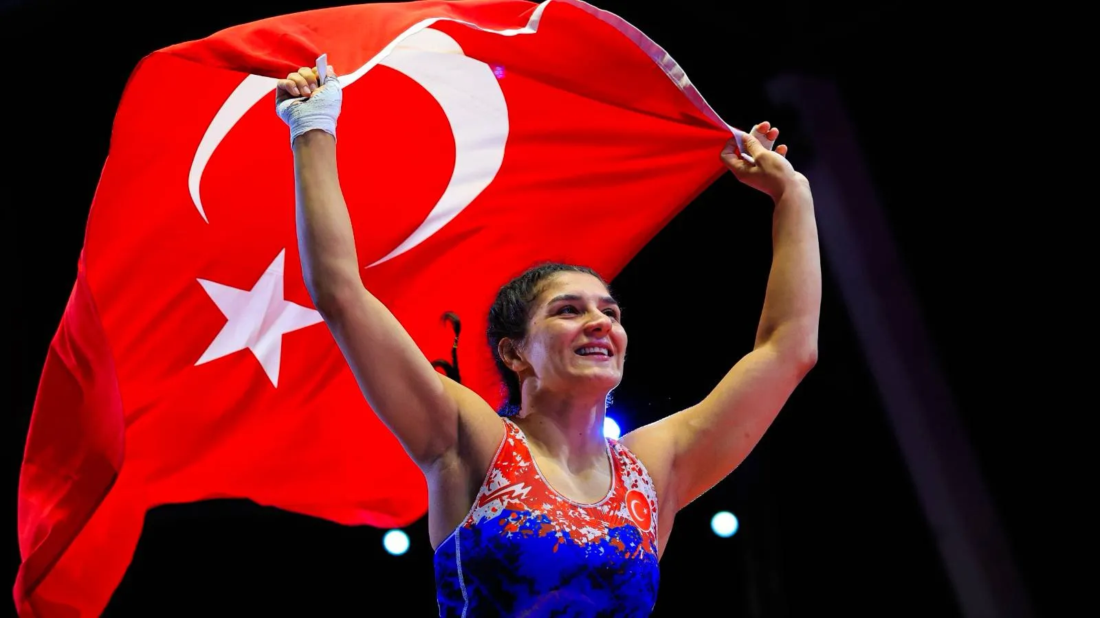 Avrupa Güreş Şampiyonası'nda Nesrin Baş'tan altın madalya: Şampiyonluğu 23 Nisan dolayısıyla çocuklara armağan etti