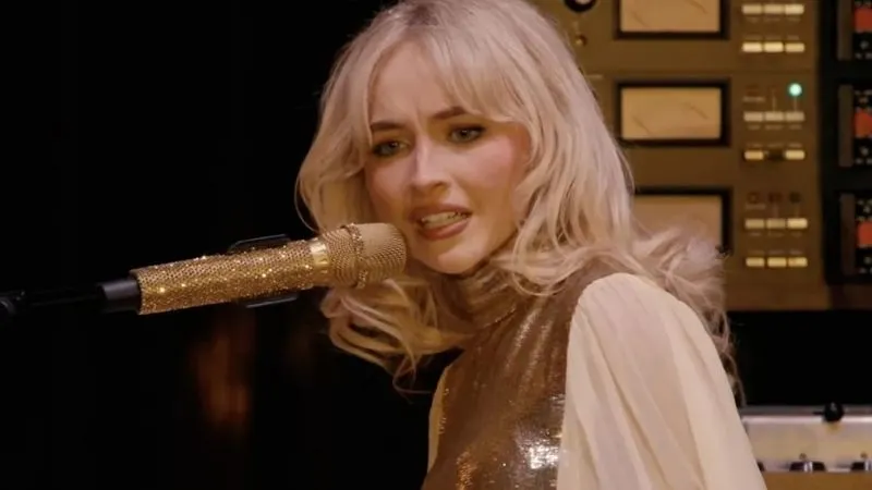Şarkıcı Sabrina Carpenter'dan zılgıt açıklaması: Tepkim kötü niyetli değildi, özür dilerim
