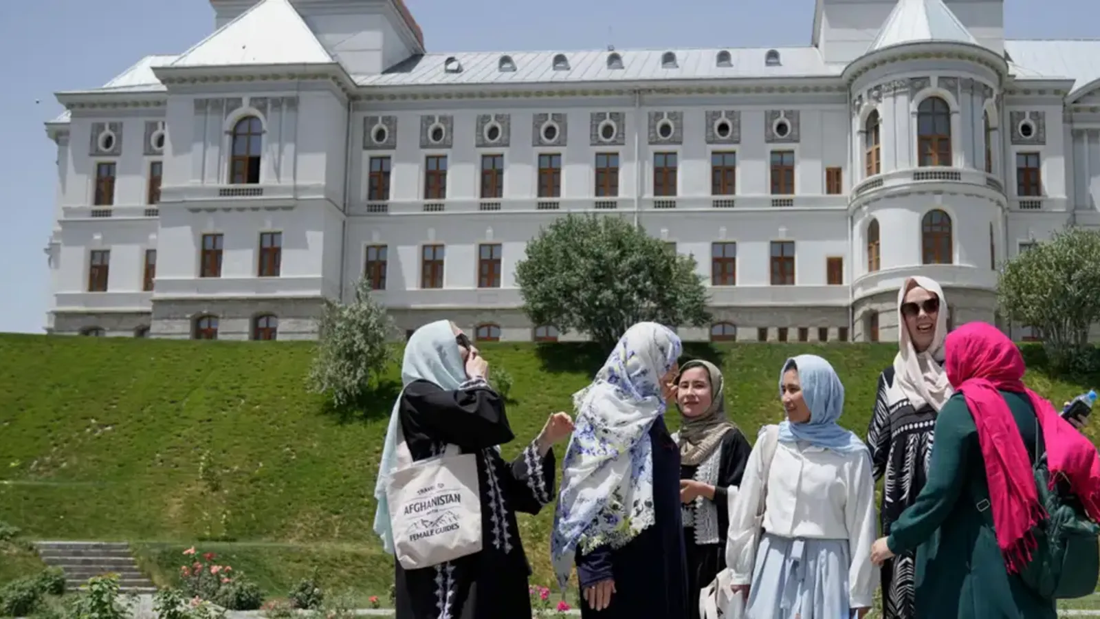 Sosyal medya fenomenleri şimdi de Afganistan'ı keşfetti