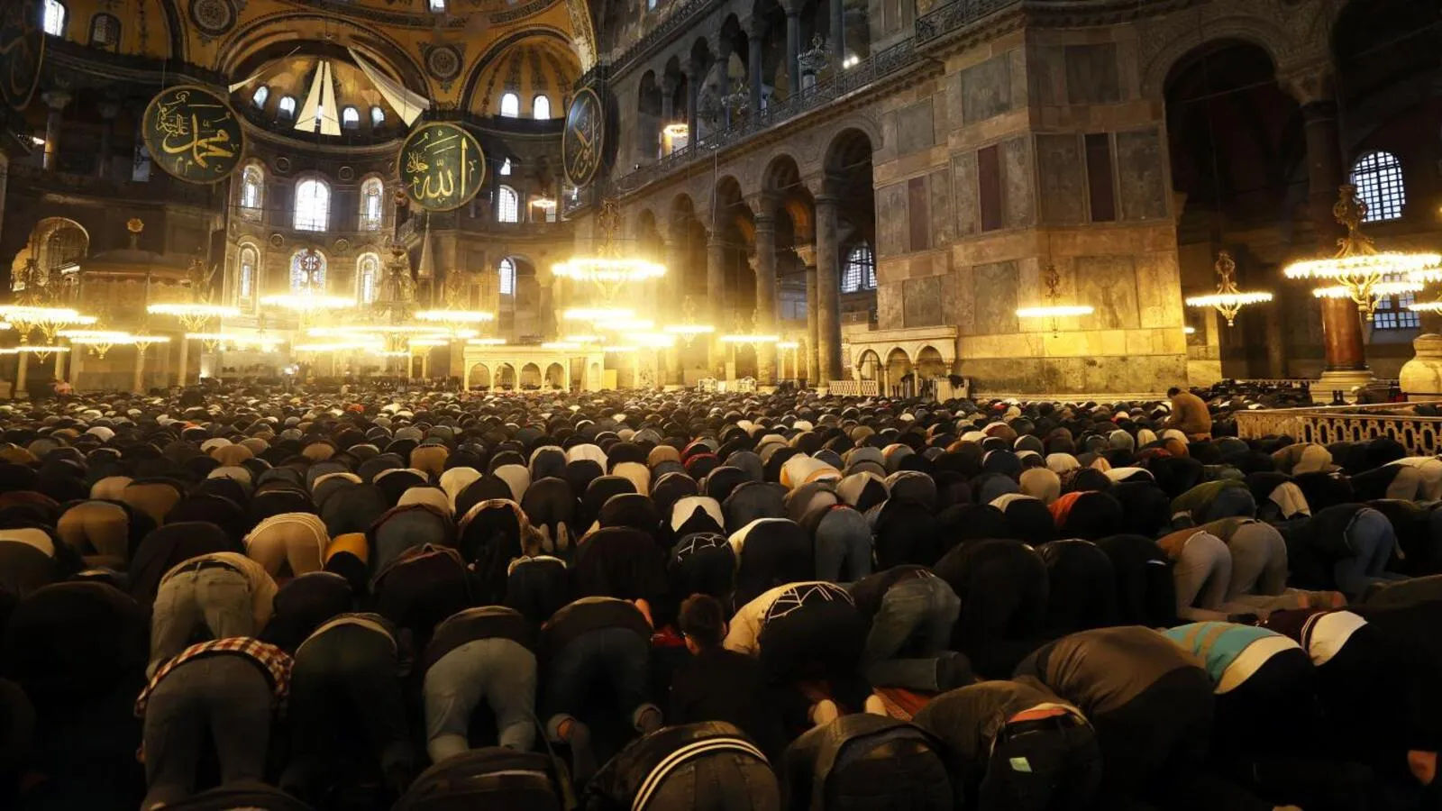 Diyanet'in cuma hutbesinde 'okul saldırıları' gündemi: Çocuklarımızı şiddet içerikli oyunların insafına bırakmayalım