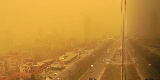 İstanbul'da sona eren 'çöl tozu' Türkiye geneline yayılıyor: Meteoroloji uzmanından 'maske' uyarısı!