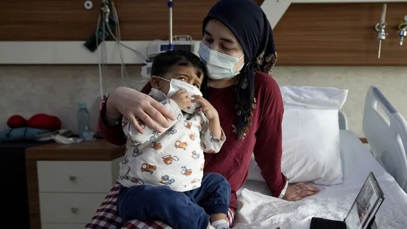 Annesinden alınan karaciğer dokusu Kerem bebeğin hayatını kurtardı