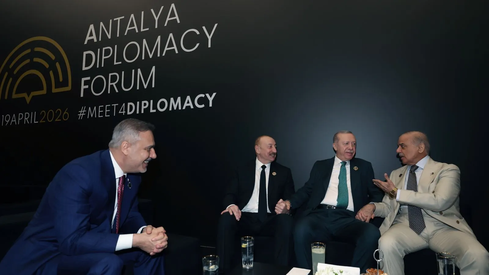 Erdoğan'dan Antalya Diplomasi Forumu'nda sağduyu mesajı: Barış, Bahçeli'nin ifadesiyle tek kanatlı bir kuş değildir; Hürmüz Boğazı açılmalı