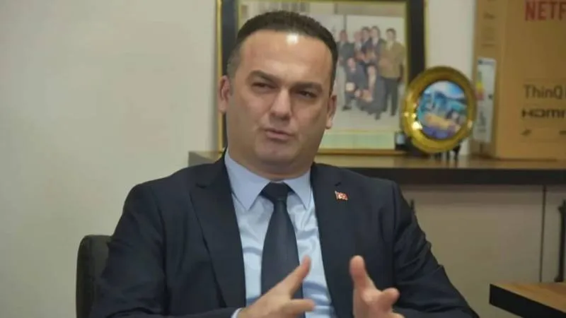 #SONDAKİKA

Hasbi Dede, CHP'den ihraç edildi