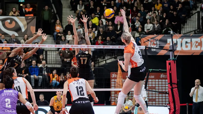 Sultanlar Ligi'nde play-off heyecanı sürüyor