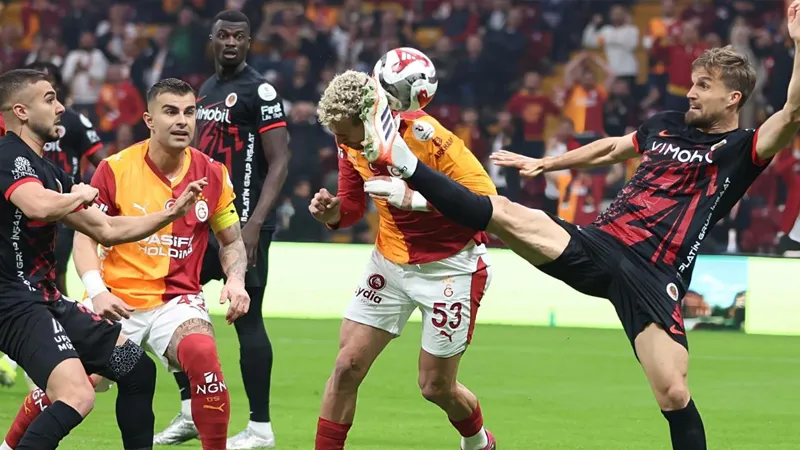 Lider Galatasaray'da tek hedef 3 puan