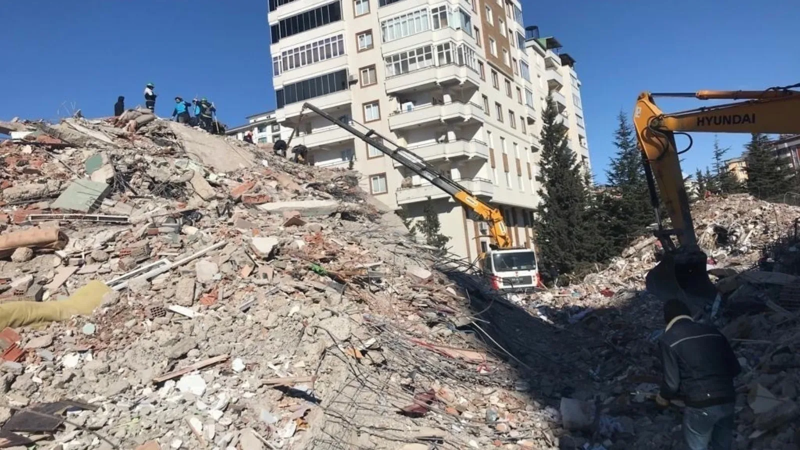 148 kişiye mezar olan Hamidiye Sitesi davasında mütalaa: Kamu görevlilerinin de aralarında bulunduğu 16 sanık için 22 yıl 6 ay hapis