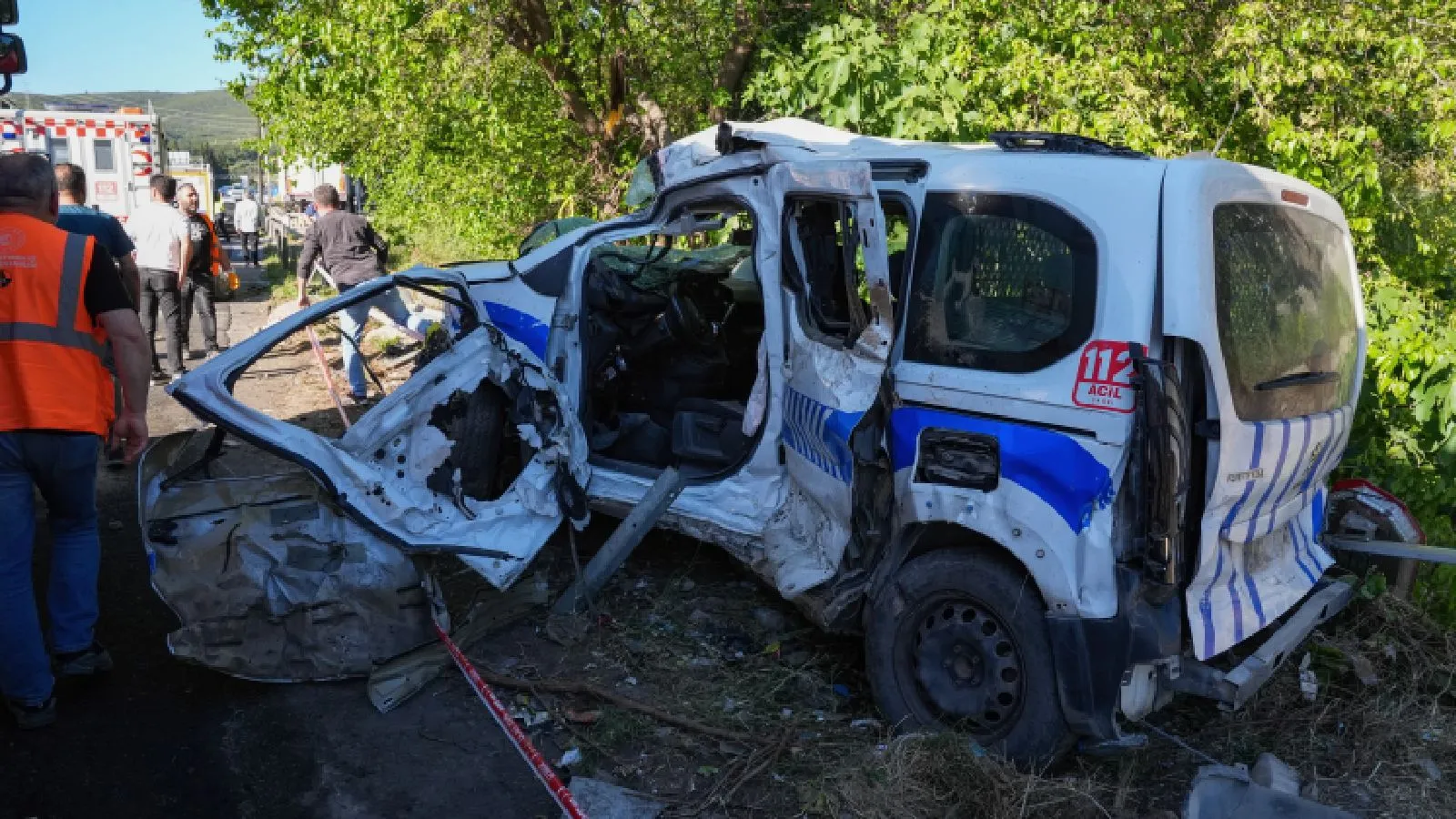 İzmir'de 3 kişinin yaşamını yitirdiği kazada TIR'ı işleten firmanın yetkilisi gözaltına alındı