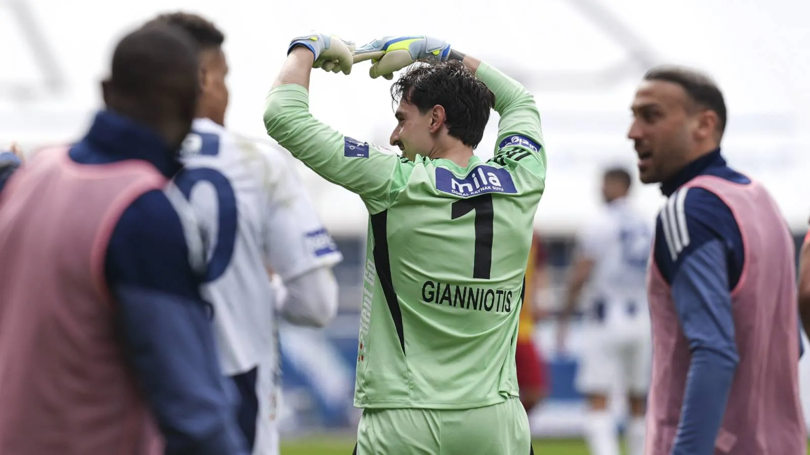 RT @T24spor: Kaleci Gianniotis'in gol kaydettiği maçta Kasımpaşa, Kayserispor'u 2 golle geçti