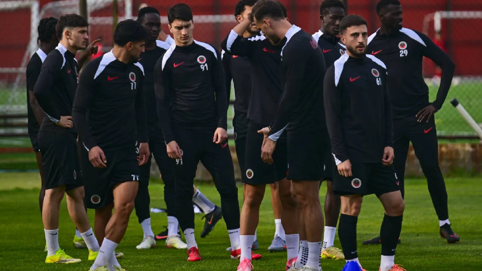 Gençlerbirliği'nde Galatasaray maçı hazırlıkları sürüyor: Onyekuru takımdan ayrı çalıştı