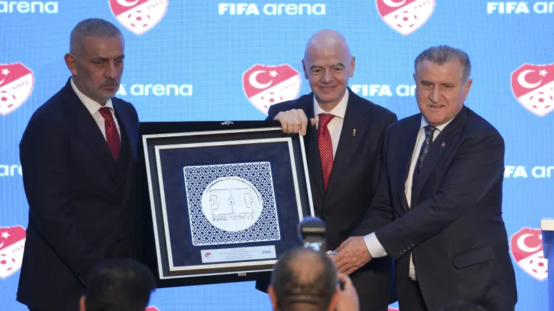 FIFA Arena projesi açılışı: Gianni Infantino ile İbrahim Hacıosmaoğlu'ndan A Milli Takım ve Dünya Kupası mesajı