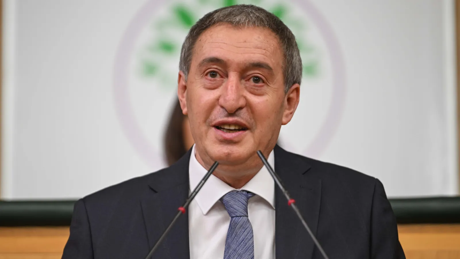 Bakırhan'dan CHP’ye yönelik müdahaleye tepki: Bugün bir partinin kapısını kıran anlayış, yarın bütün siyasetin kapısına dayanır!