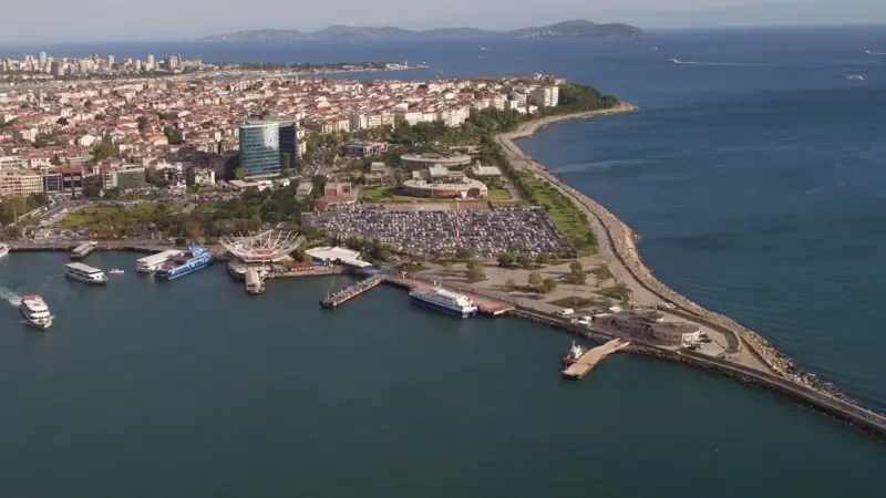 Kadıköy'deki cami projesi hakkında neler biliniyor, karşı çıkanlar ve destekleyenler ne diyor?