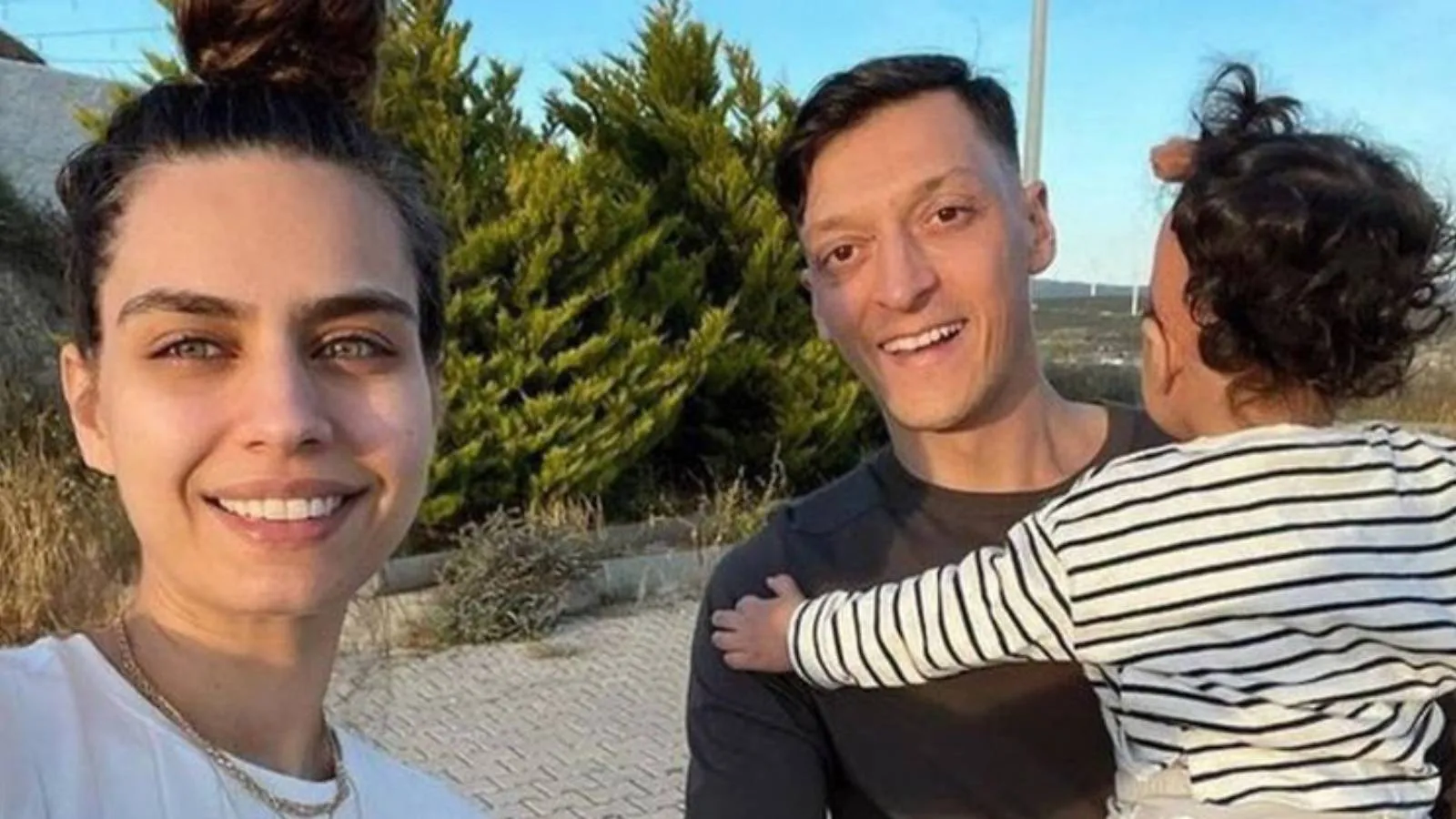 Mesut Özil'den anlamlı hareket: Maddi durumu yetersiz ailelerin doğum masraflarını üstlenecek