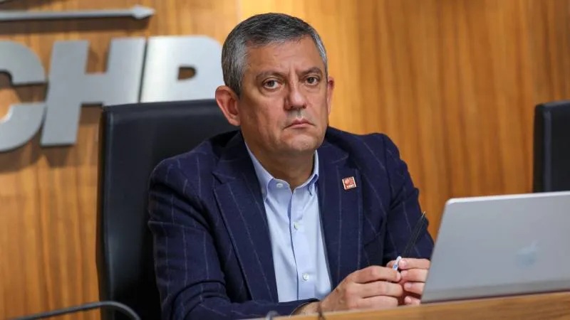 CHP lideri Özel, The Economist'e yazdı: Türkiye'nin demokrasi mücadelesi Macaristan'a benziyor ancak daha zor