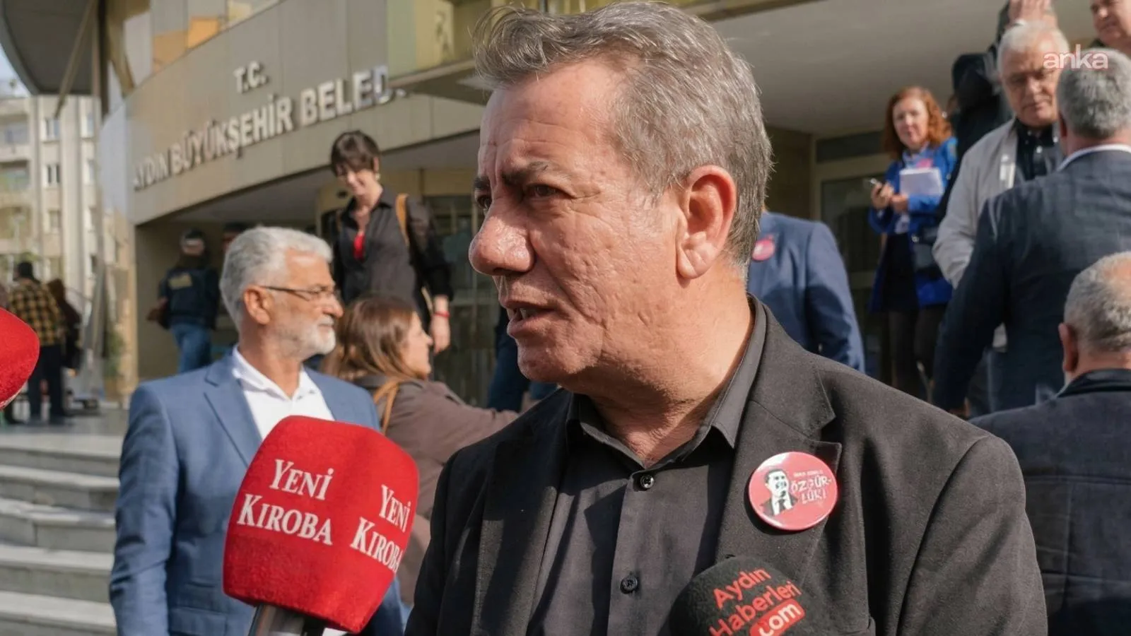 Aydın Büyükşehir Belediye Meclisi'nde gerginlik| Efeler Belediye Başkanı Yetişkin: Aydın’ın en büyük ilçesinin belediye başkanına 'Konuşma' diye bağırılmasını kınıyorum