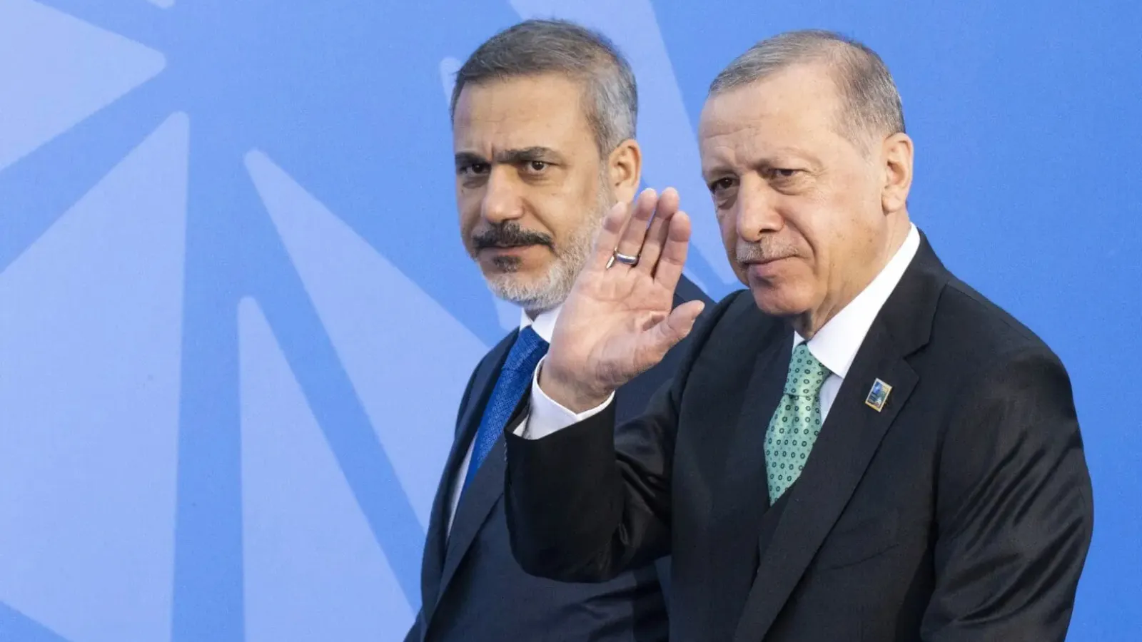 Ben ne söylüyorum, tamburum ne çalıyor?