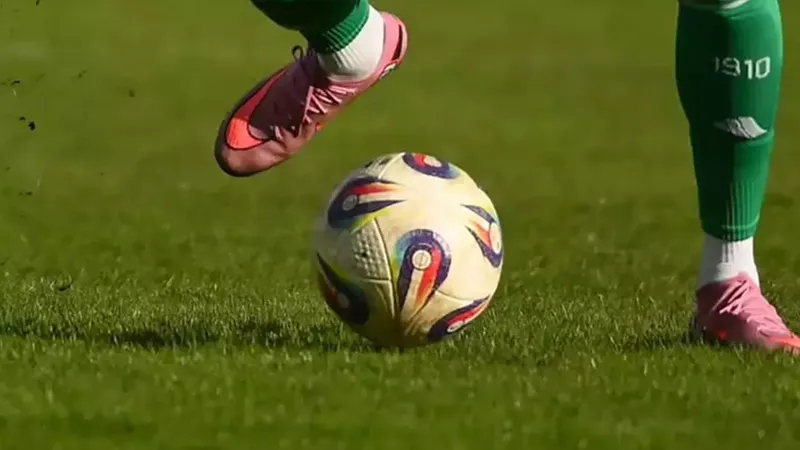 Futbol dünyası bu ligi konuşuyor; 17 takım şampiyon da olabilir, küme de düşebilir!