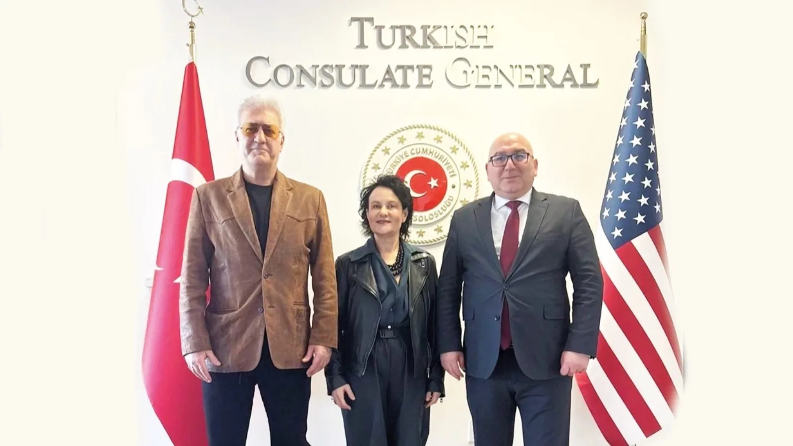 İddia: Tamer Karadağlı ve yardımcısı Işıtan, sahne aramak için ABD'ye gitti; masrafları DT'nin kasasından karşılandı