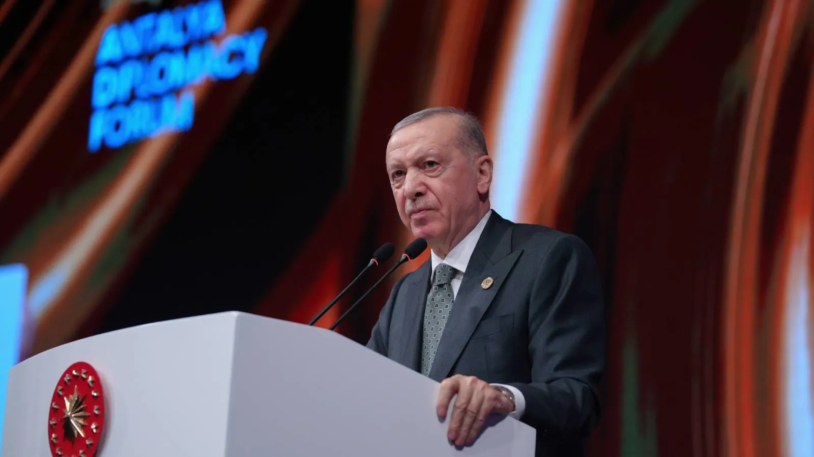 ✍️ Ertuğrul Özkök | Son anket: Antalya’daki “5 kelime” ve Silivri davaları son 1 ayda halkı nasıl etkiledi?