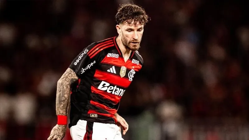 Galatasaray ve Fenerbahçe, Leo Pereira'nın peşinde