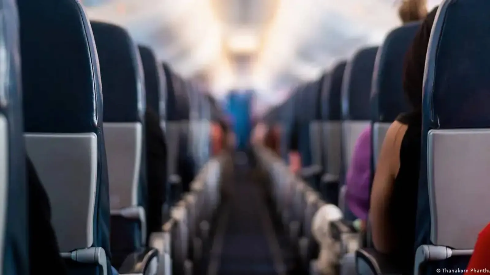 Uçakta olay çıkaran sarhoş yolcuya 10 ay hapis cezası