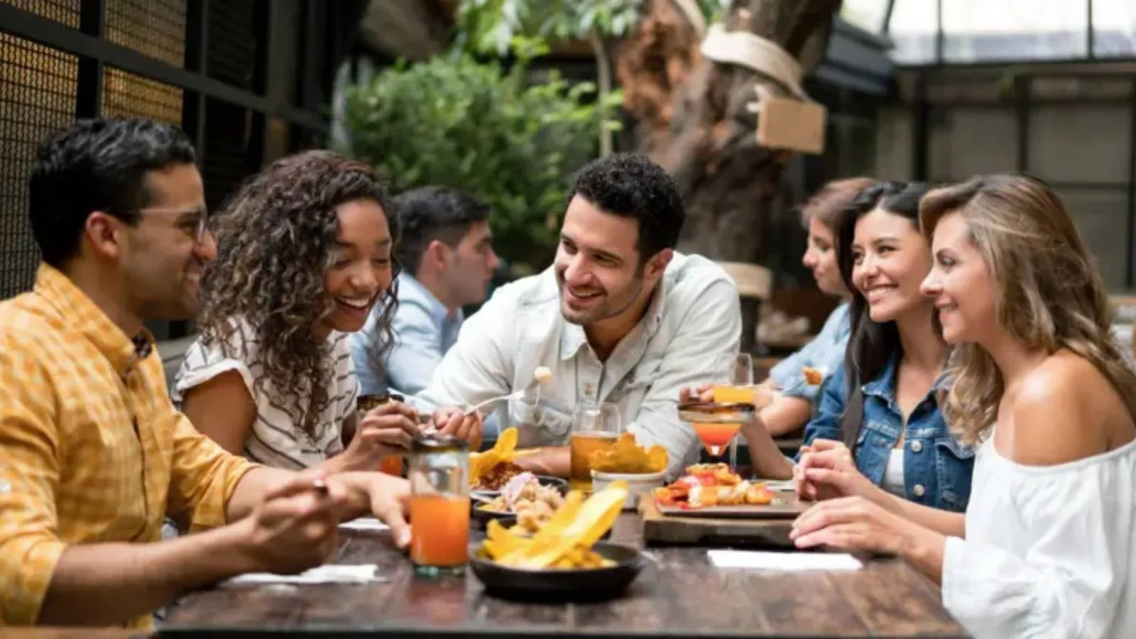 Başkalarıyla biraraya gelmek beynimizi nasıl değiştiriyor?