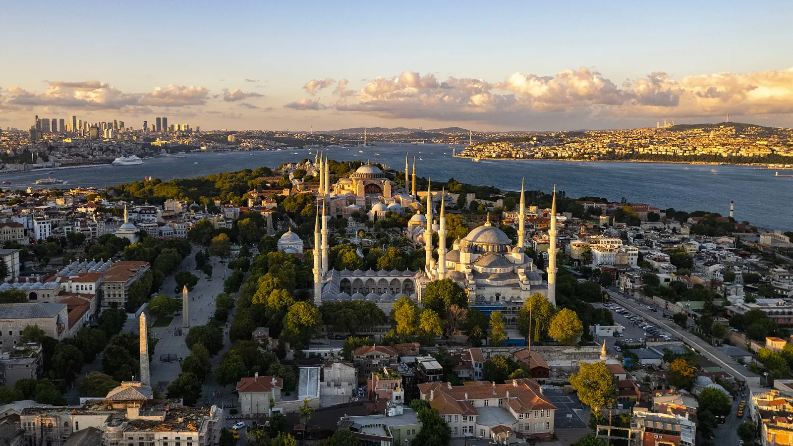 Gündüz nüfusu 10 kat artıyor; İstanbul'un kozmopolit ilçesinin trafik sorununa 'Londra' çözümü