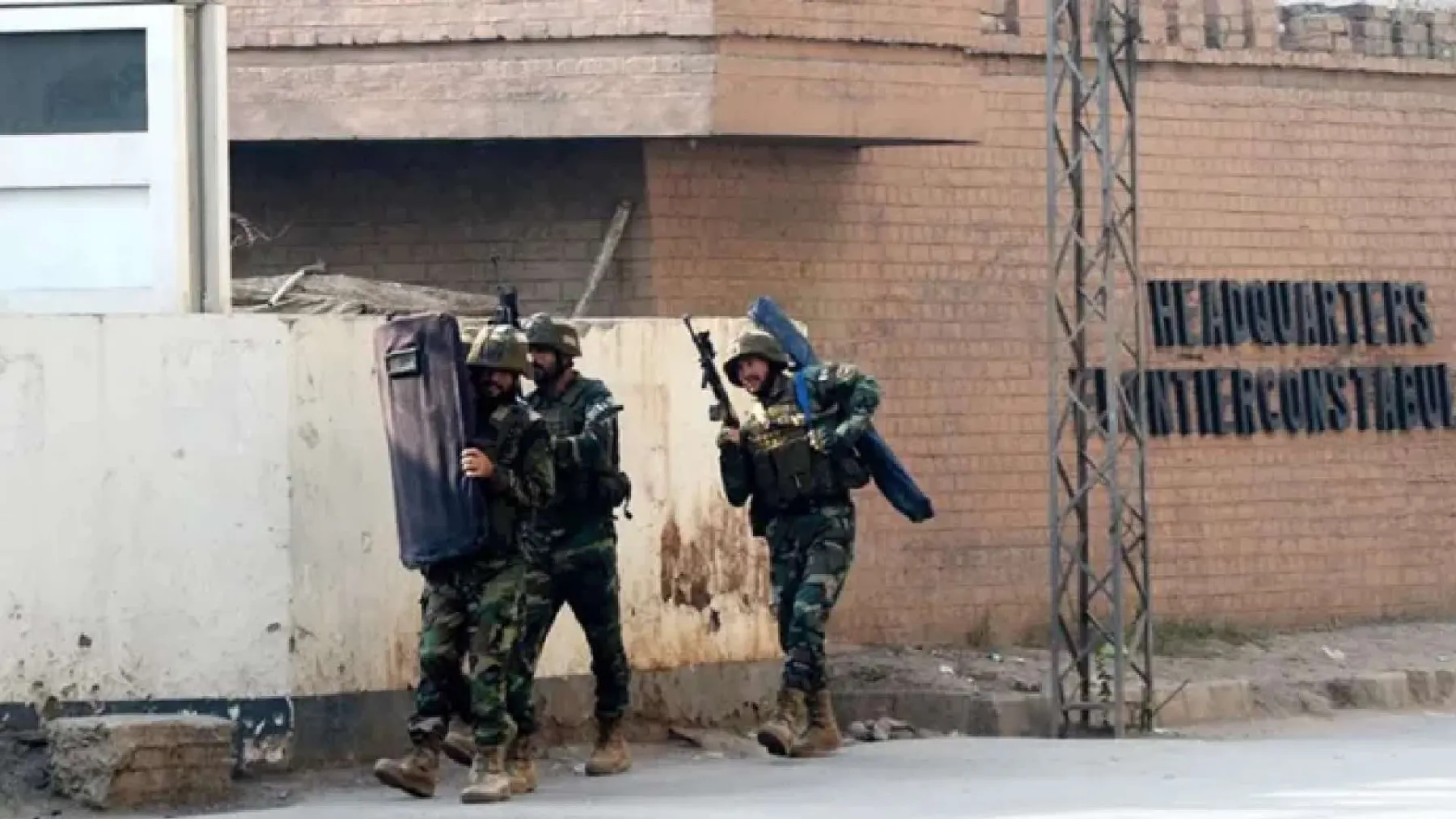Pakistan’da organize suç baskını: 9 şüpheli öldürüldü, 2 polis yaralandı