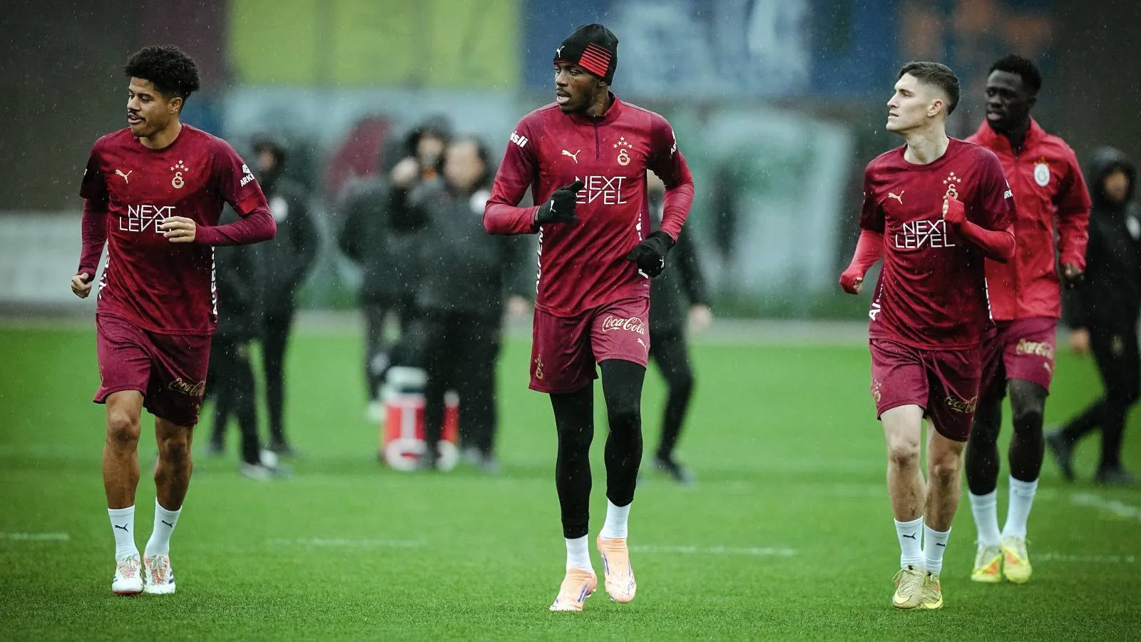 RT @T24spor: Galatasaray'dan kritik zamanda sürpriz karar: Taraftara açık antrenmana karar verildi