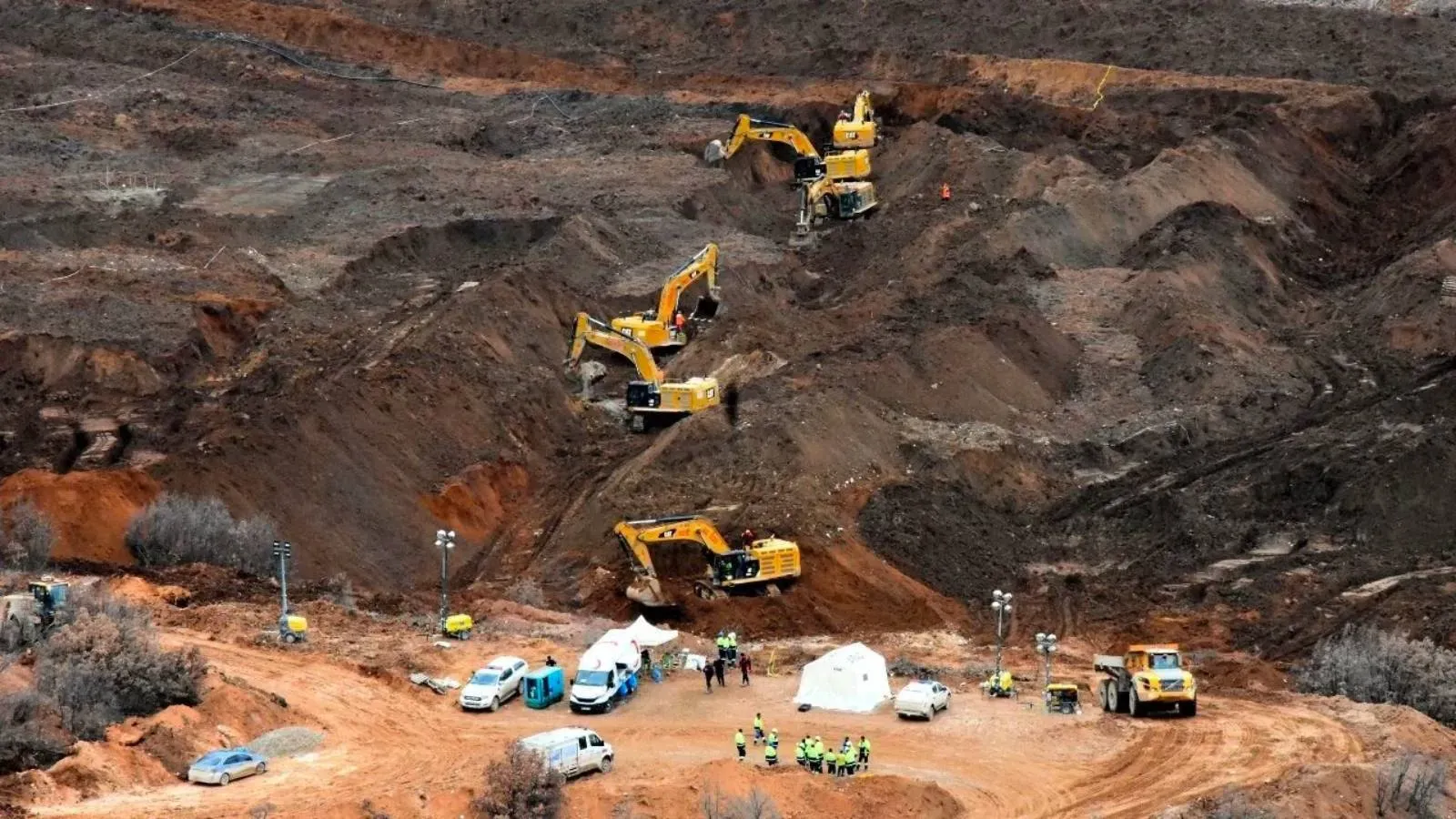 9 işçinin hayatını kaybettiği İliç davasında 12 sanığın 22 yıl 6'şar aya, 1 sanığın ise 24 yıla kadar hapsi istendi