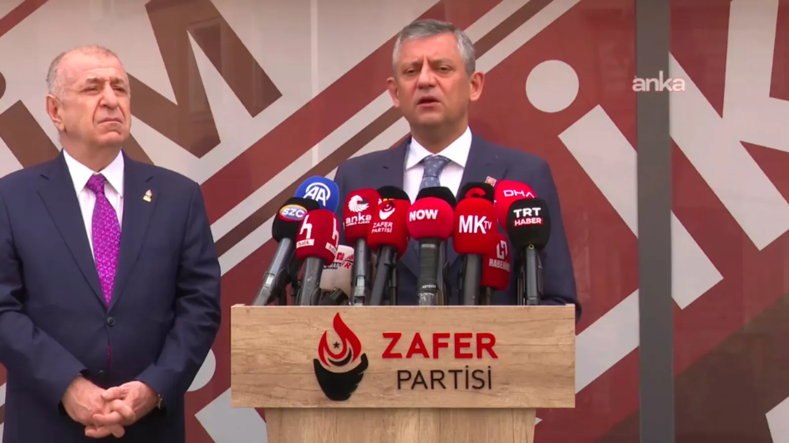 Özgür Özel'den İsrail'e tepki: Karşılarında Türkiye tam ve bütün şekilde aynı tarafta; İsrail'in yanında duracak hiçbir CHP'liyi bulamazlar!