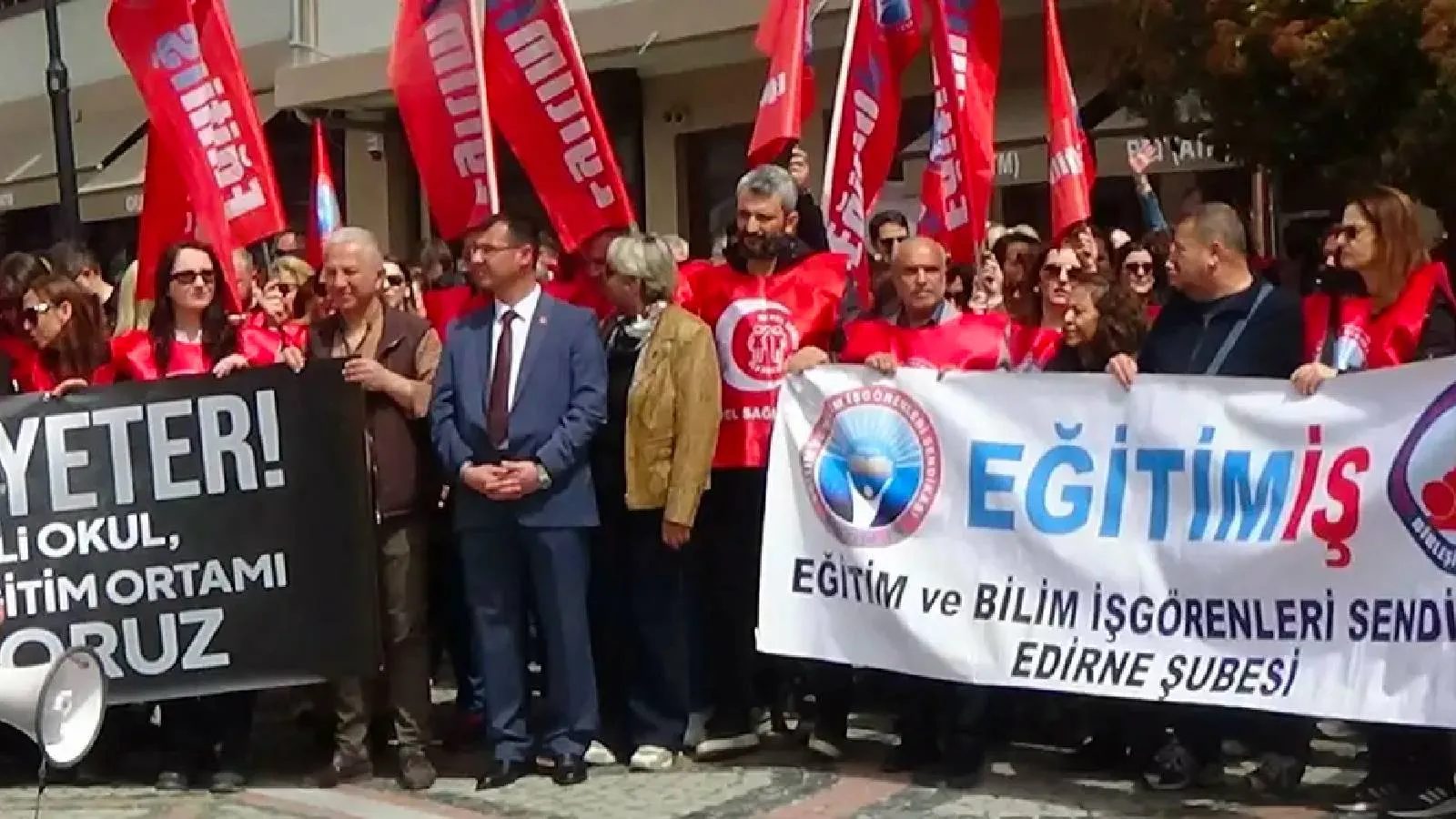 Sendikalar Milli Eğitim Bakanı Yusuf Tekin'in istifasını istedi