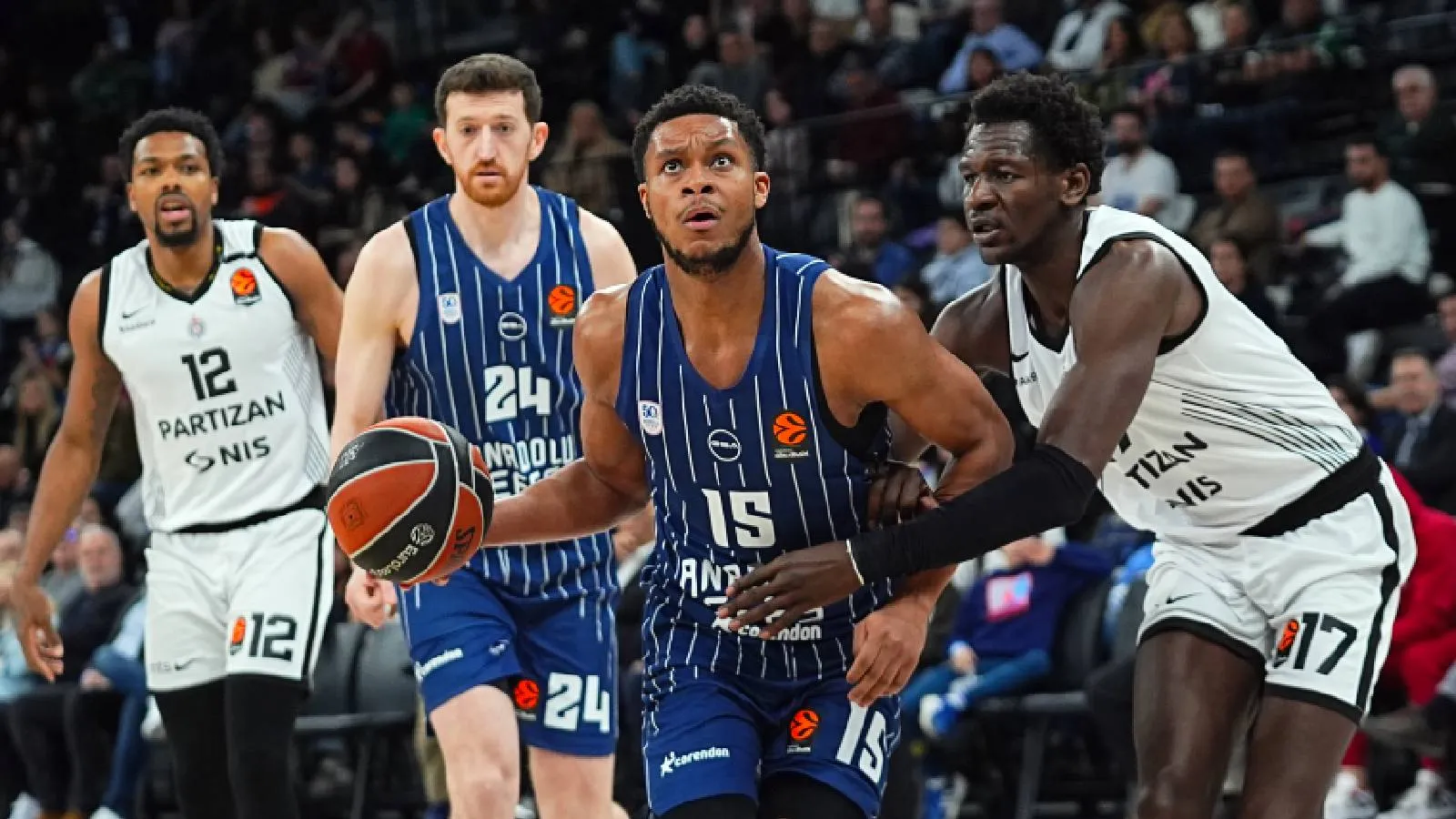 Anadolu Efes, EuroLeague'de Partizan'ı uzatmalarda mağlup etti