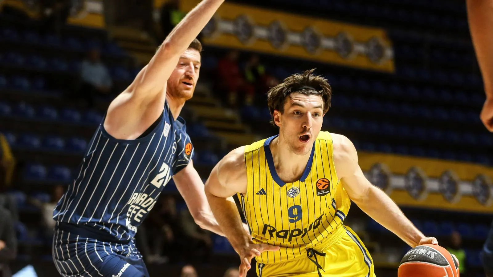 Anadolu Efes, İsrail ekibi Maccabi Rapyd'e farklı yenildi