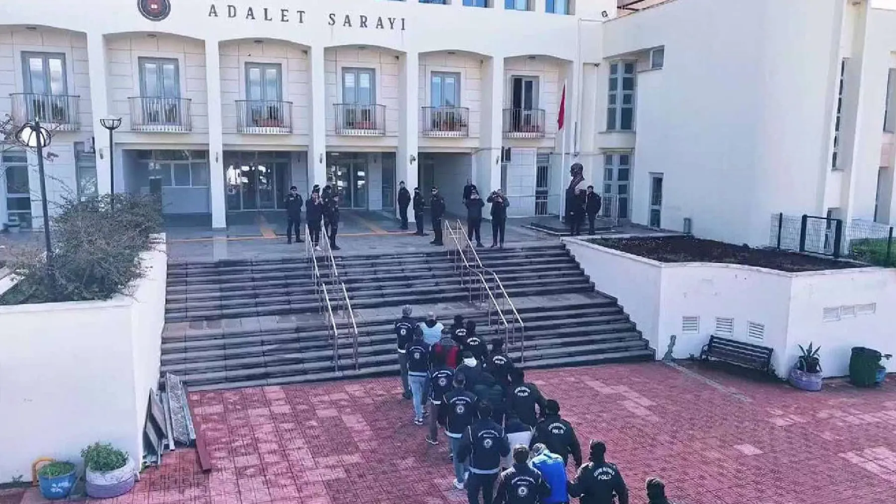 Bodrum'da 19 sığınmacının hayatını kaybettiği olayla ilgili 12 kişi tutuklandı